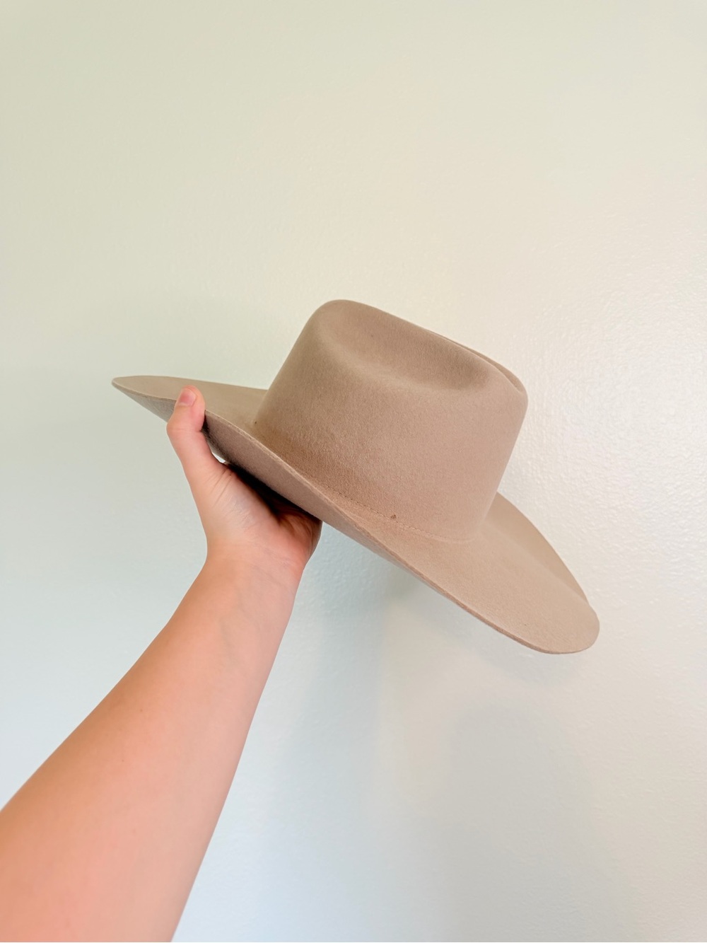 American Hatmakers Cattleman Wide-Brim Cowboy Hat in Silver Belly